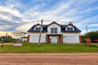 4 Bedrooms Bedrooms, ,Casa,En Venta,890557